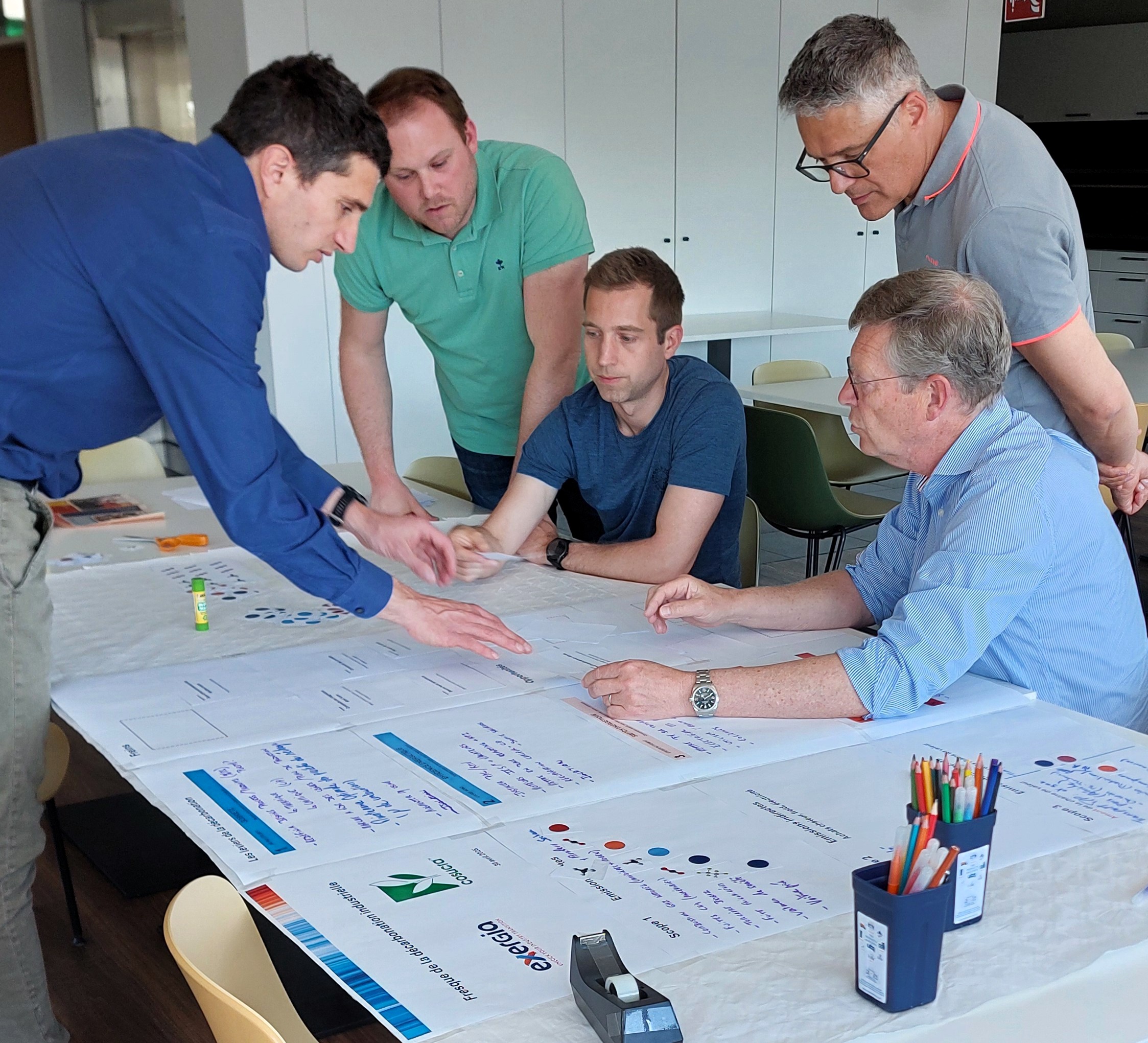 Équipe Exergia préparant une formation technique pour un site industriel